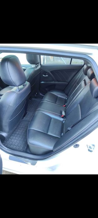 Toyota Avensis 1,8 full екстри