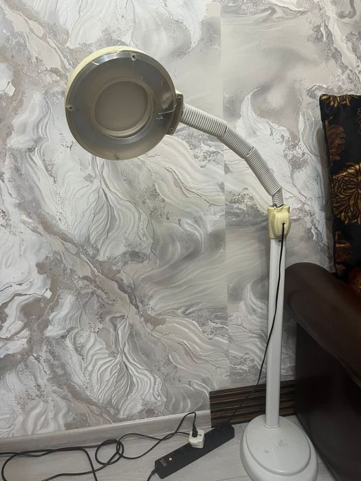 Продам лампу в хорошем состоянии