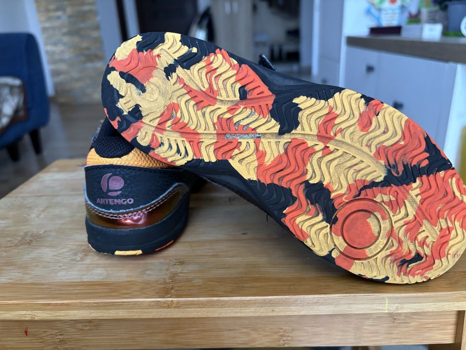 Vand incaltaminte Artengo cu scai