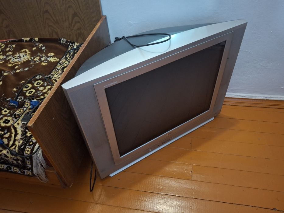 Телевизор LG на фото