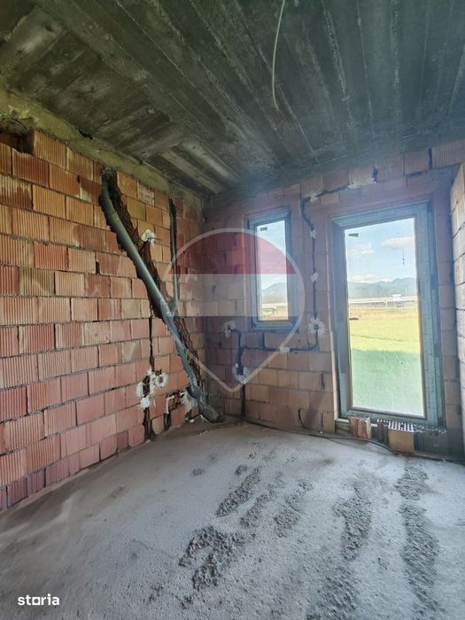 Casă cu 5 camere, de vânzare în Râșnov, Brasov