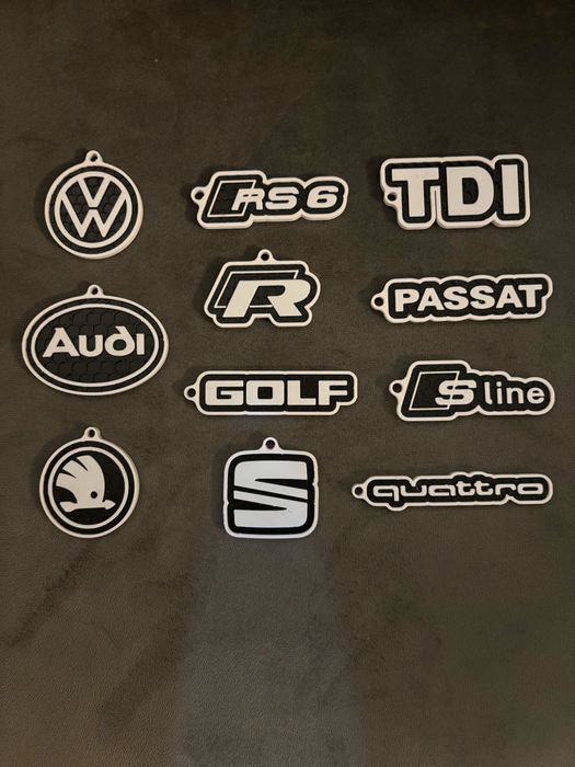 3д принтирани ключодържатели - VAG