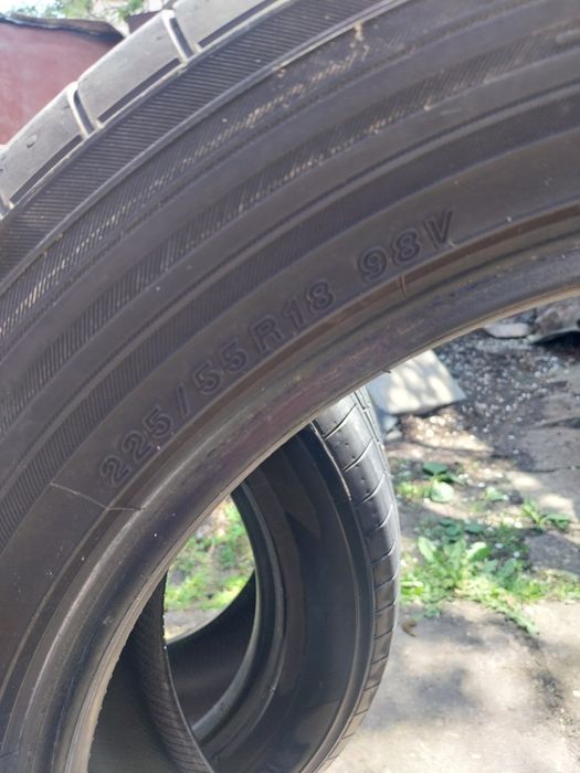 Продавам Комплект  Гуми 225 55 18 4 броя Yokohama BlueEarth XT DOT 22 7mm SUV 4x4
