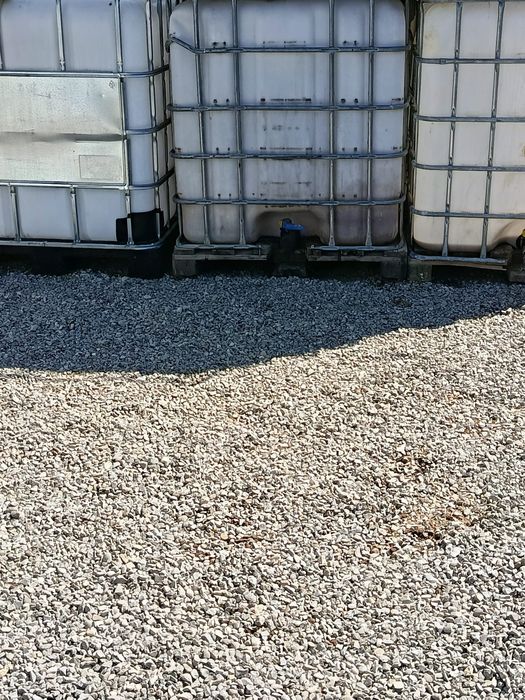 Vând bazine IBC 1000L in stare f buna