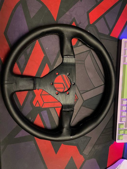 Продам руль MOMO