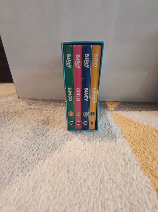 Блуи книжки на английски