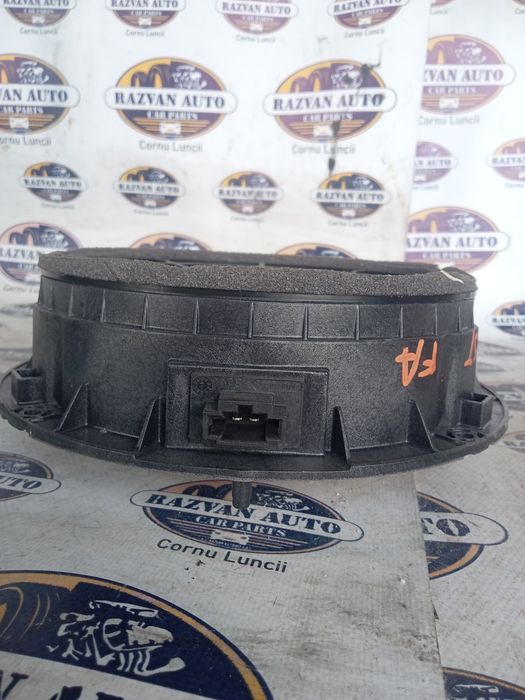 boxa stanga fata audi a4 b9