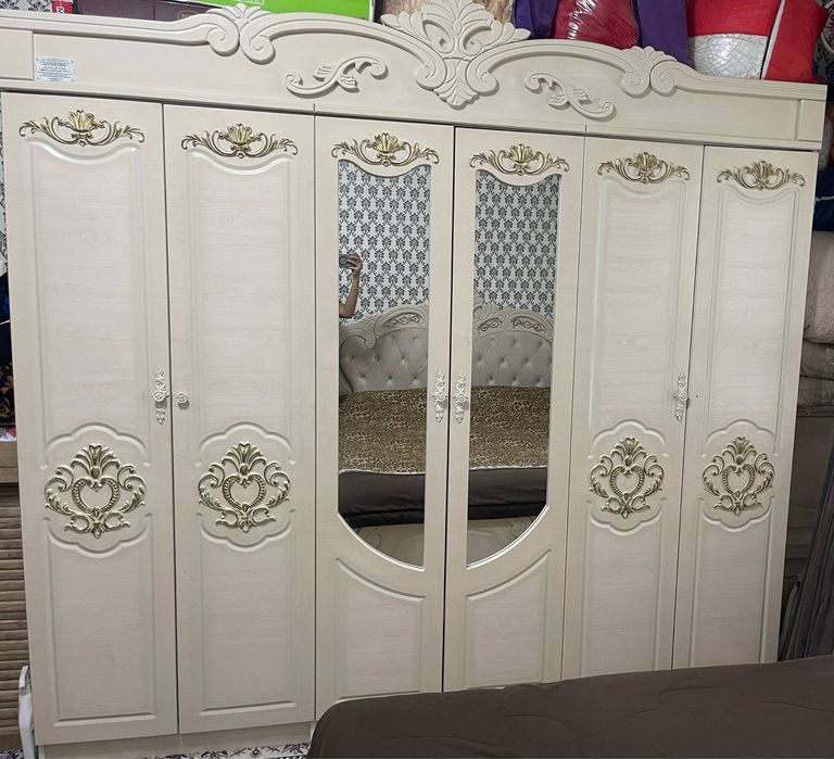 Spalniy garnitur toplami hammasi 4mln