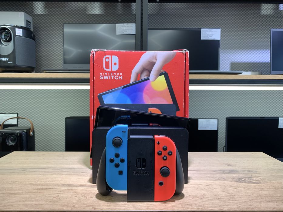Игровая приставка Nintendo Switch OLED, игры,полный комплект,10862/А10