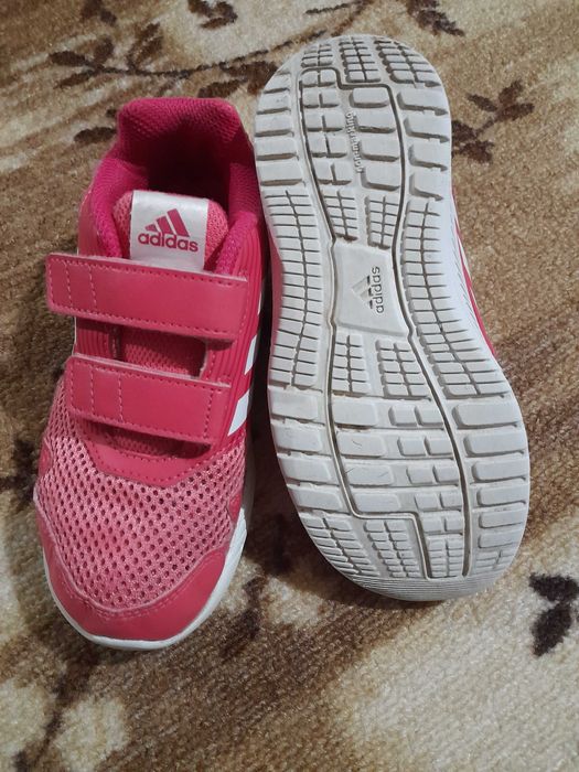 Adidas маратонки за момиче 31 номер в добро състояние.