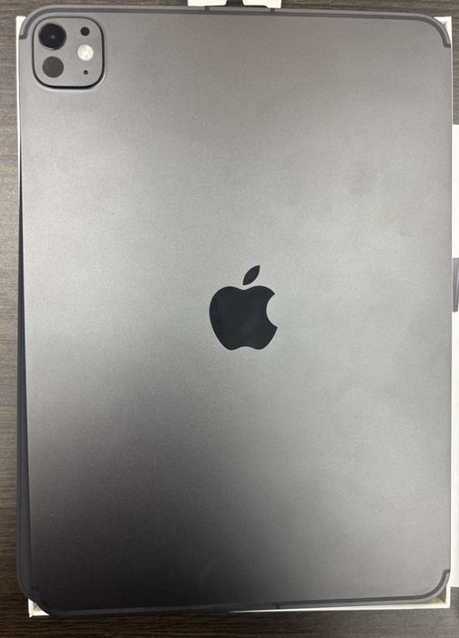KATO НОВ 11" 256GB iPad Pro 11 M5 A1 Гаранция 2028г. Black / Черен