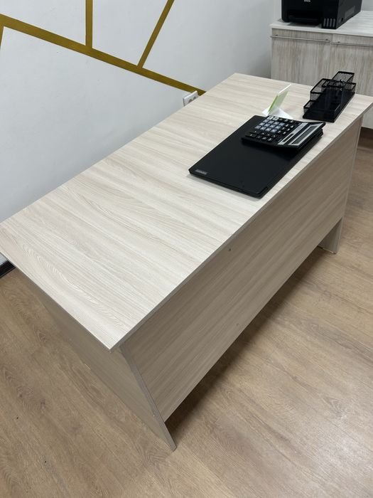 Офисные столы в отличном состоянии