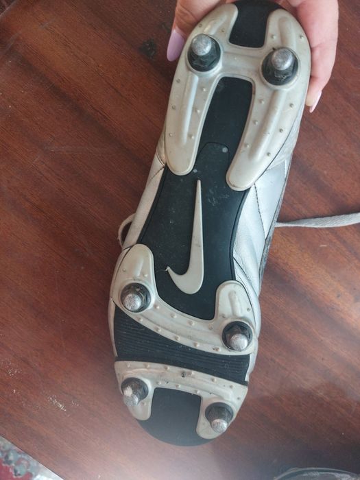 Найк бутонки сиви