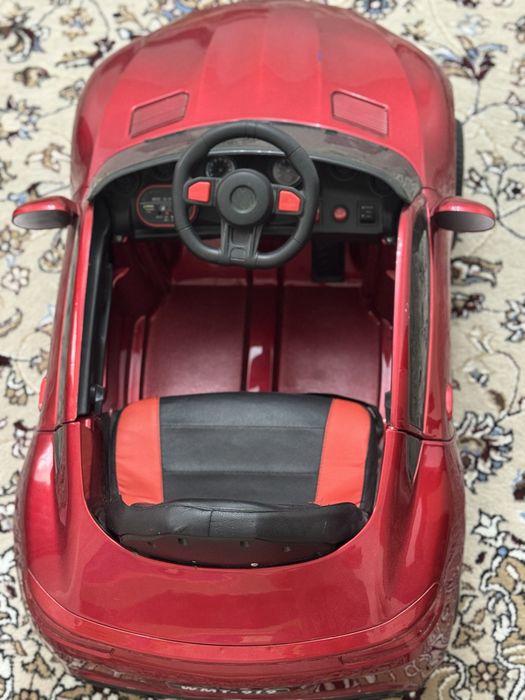 Машинка детская . В отличном состояний .