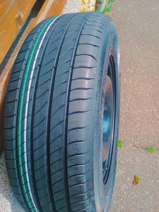 Vand, anvelopa Michelin, 195/65/R15, neutilizata, cu janta, zero km.