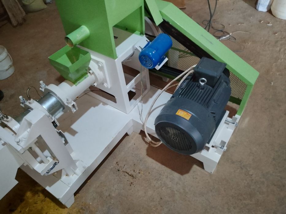 Продаётся экструдер кормовой