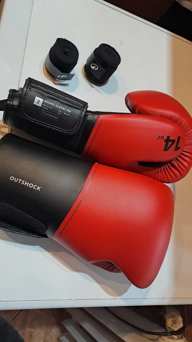 Manusi de box noi