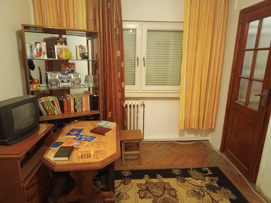 Vând apartament cu 2 camere  la et.2