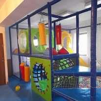 modular de joacă cu tobogane și piscină cu bile