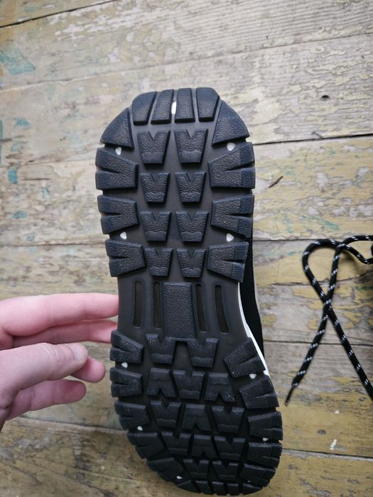 Чисто нови маратонки House