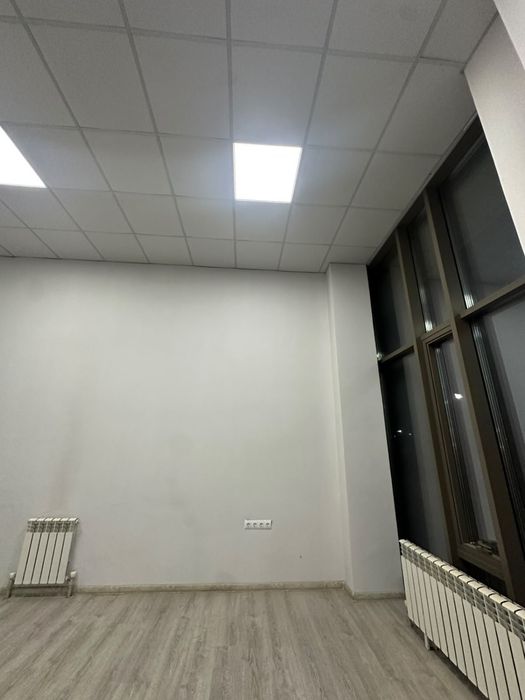Продам б/у лампы на подвесной потолок Армстронг
