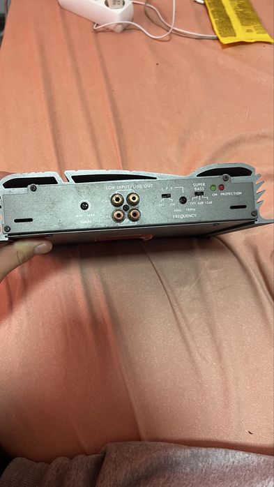 vand statie subwoofer auto