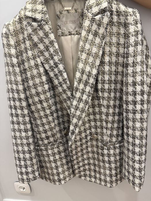 Продам пиджак фирма Guess