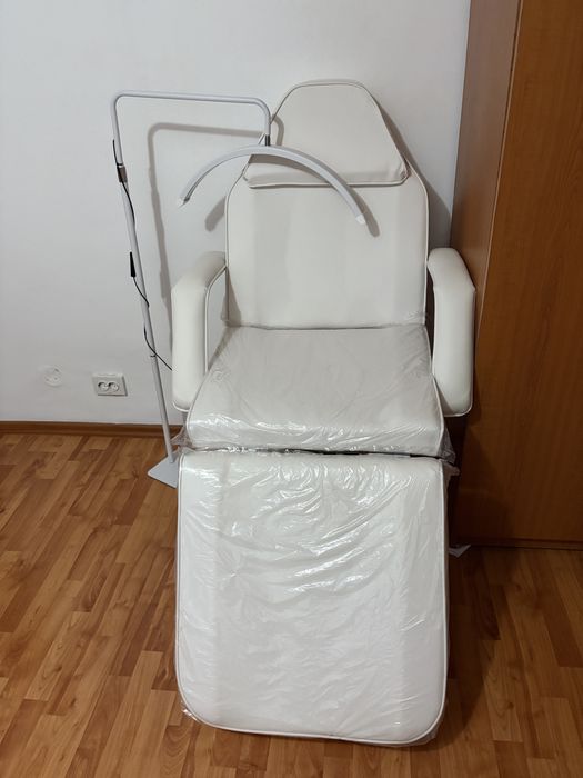 scaun cosmetic + lampa