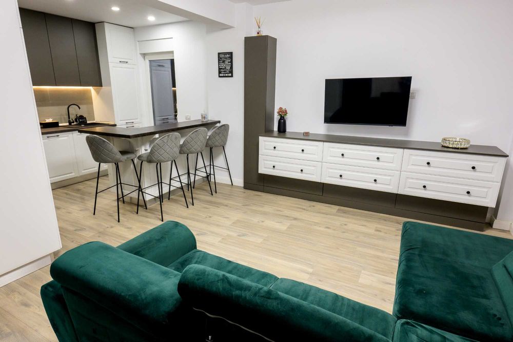 Apartament cu terasa si beci