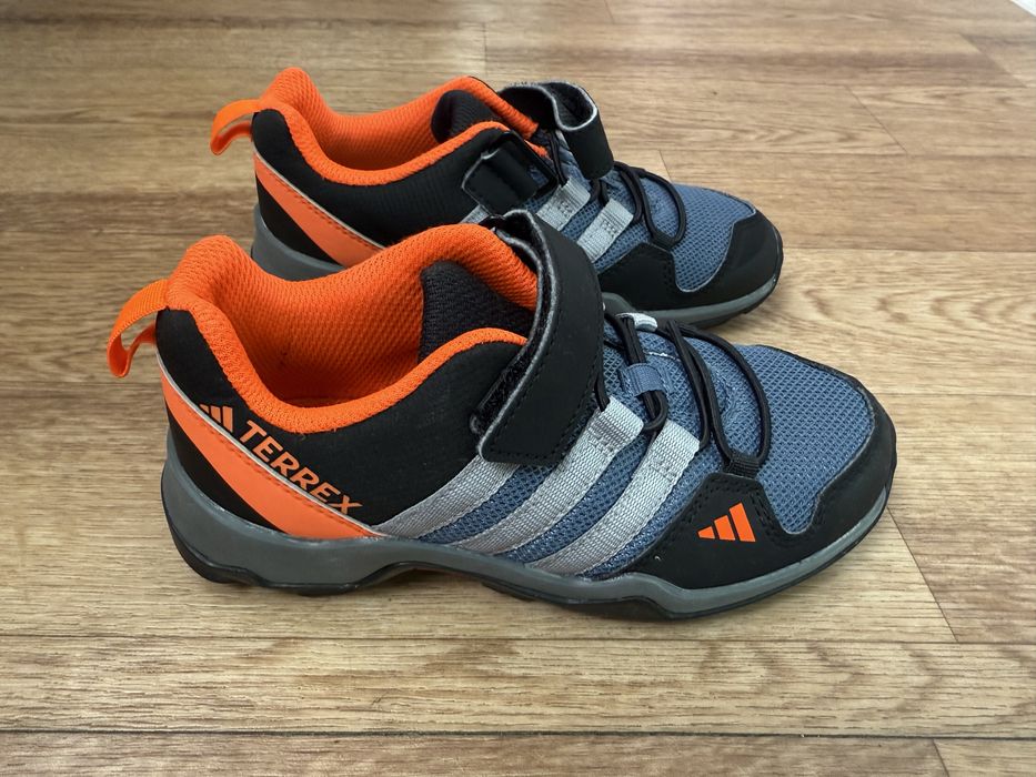Кроссовки на мальчика Adidas terrex