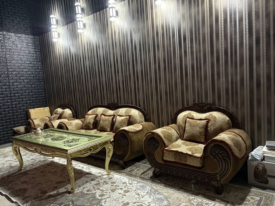 Диван набори сотилади