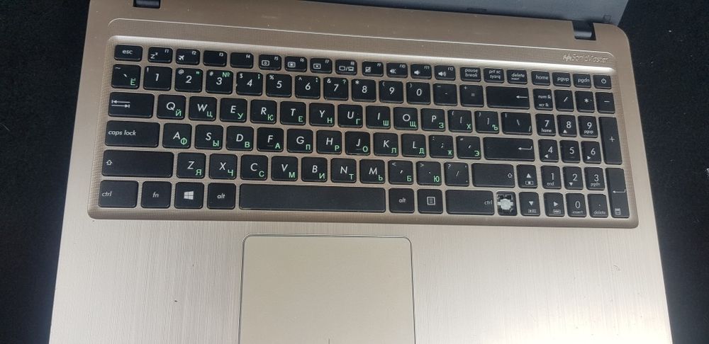 Ноутбук на запчасти