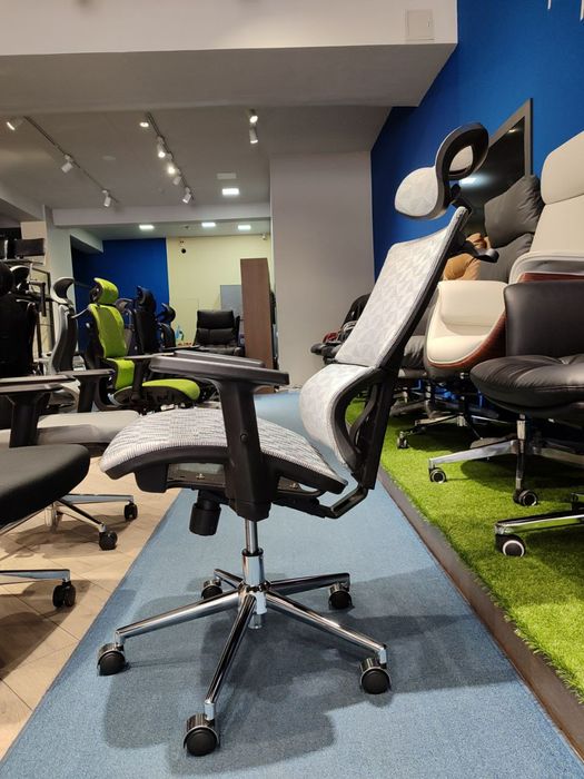 Raxbarlar uchun ofisniy setichniy kreslo madel 705 A