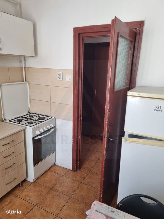 Apartament 2 camere 54 mp utili bucatarie inchisa etaj 3 zona Terezian