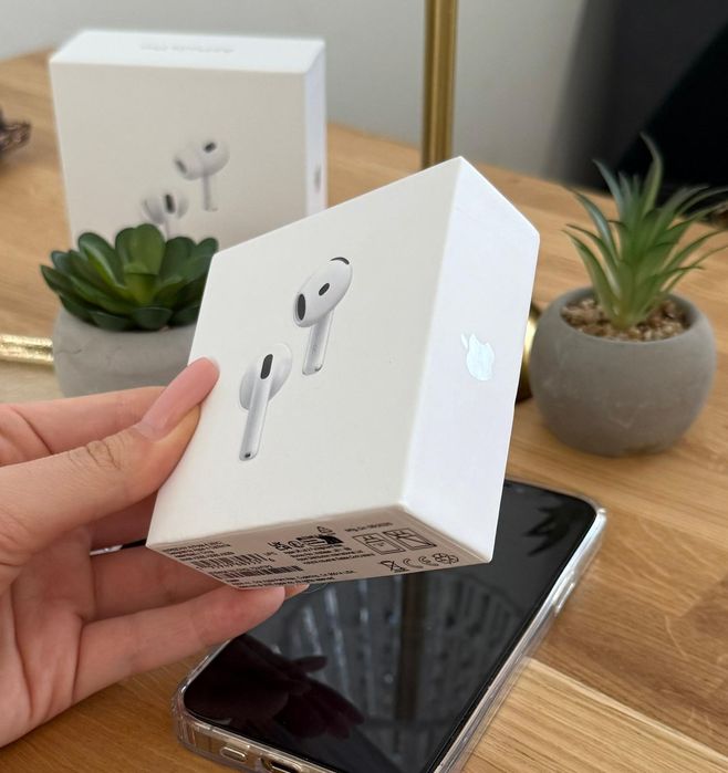 AirPods Gen.4 (Noise Cancelling)