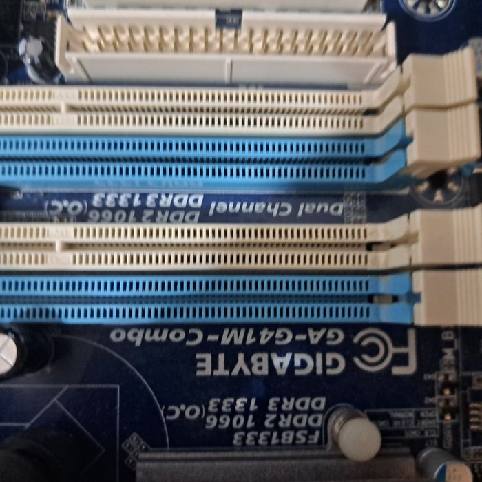 Продам комплект  мать