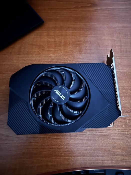 Vand placa video Asus GTX 1650 4gb