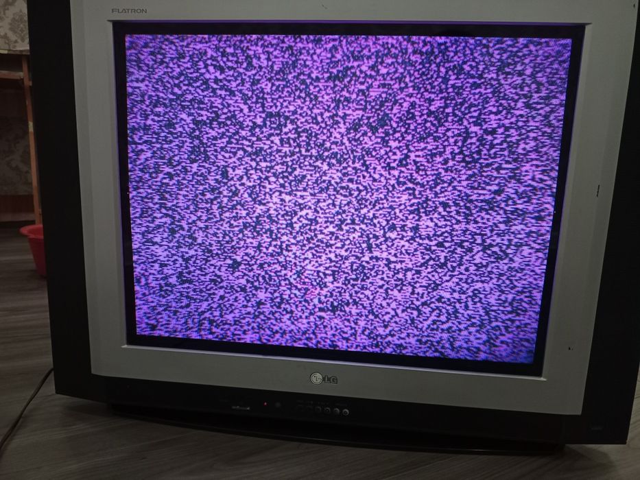 Телевизор LG продам