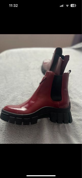 Ghete Guess femeii noi cu eticheta