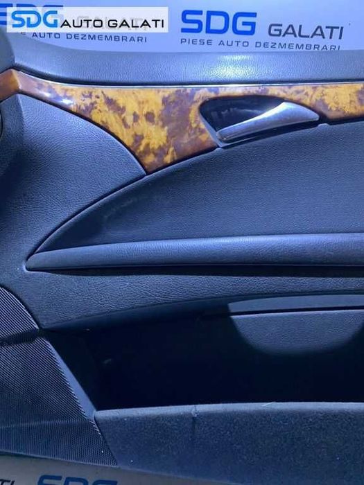Capitonaj Fata Interioara Piele Usa Portiera Dreapta Fata Mercedes Benz W211 E Class 2002 - 2009