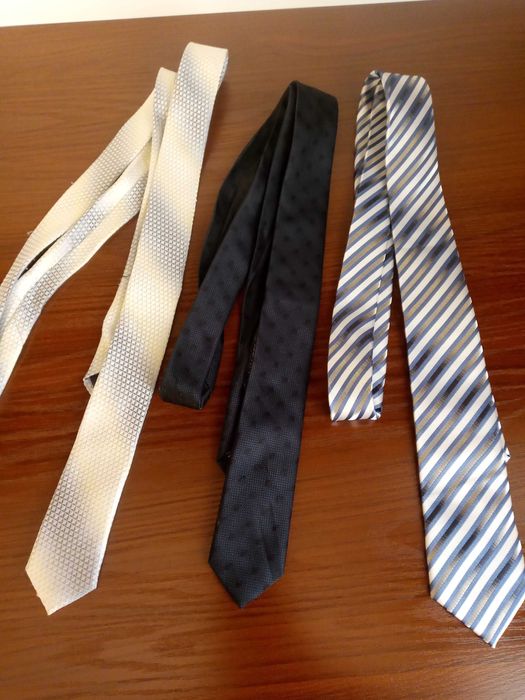 Модные галстуки в хорошем состоянии 3шт 50тыс сумов