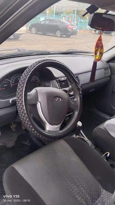 Продам машину приора !