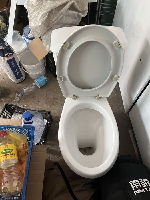 Продам унитаз б/у.