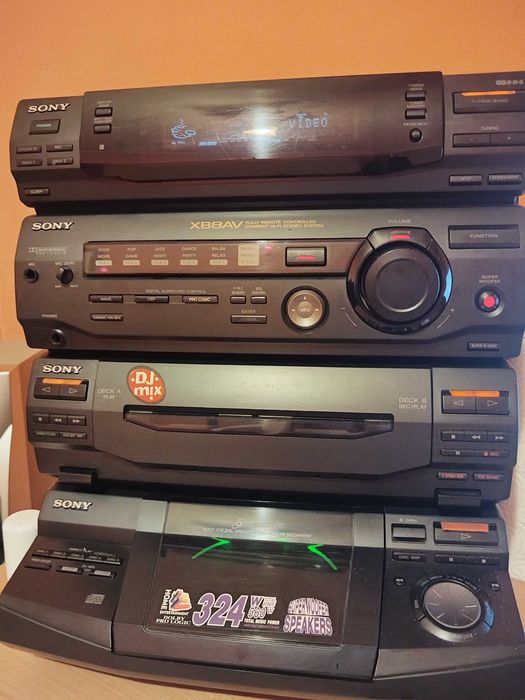 SONY XB8AV 320w nominal - 560 max power. Първото домашно кино. 200 евро е цената.