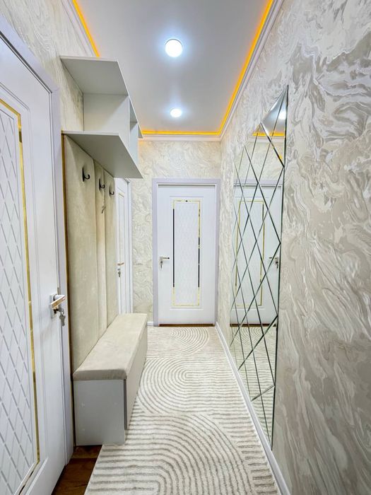 Чиланзар 3.  2в3 комнатная зеркалка.  Евро меб и тех