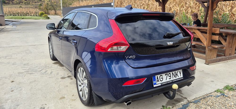 VOLVO V40 2015 — imagine 3