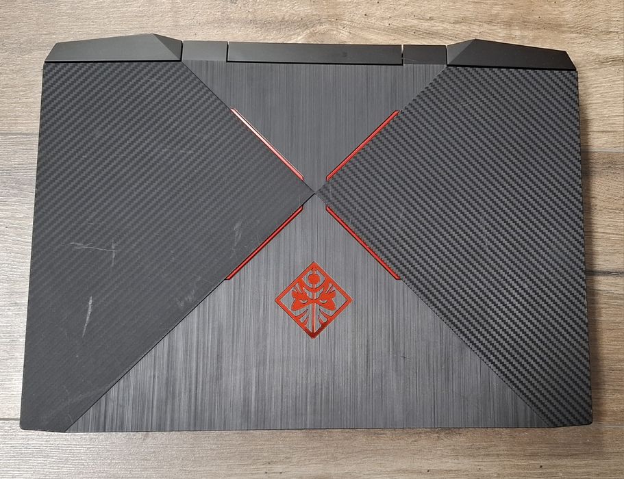 Геймърски Лаптоп HP Omen 15
