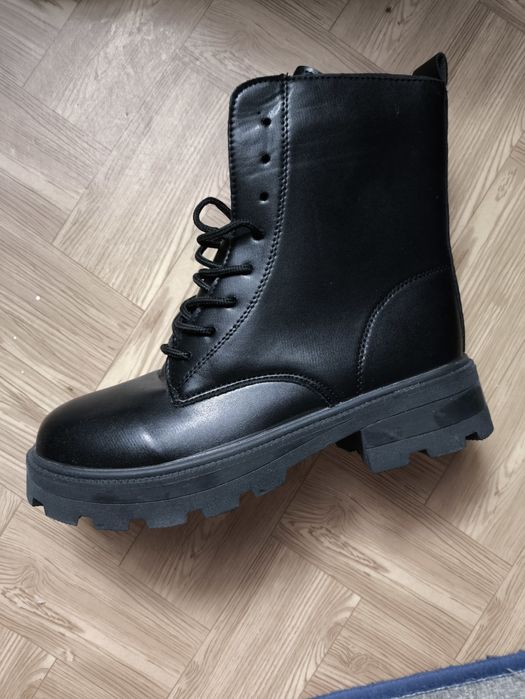 Женские ботинки.