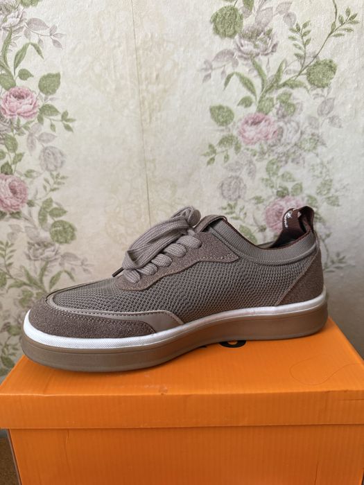 Продам демисезонную обувь