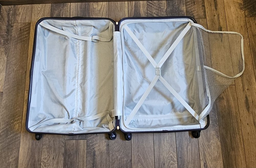 Чемодан Delsey на колёсиках